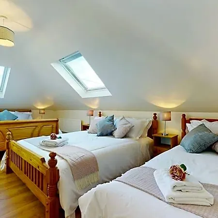 Ross Family 3* Killala