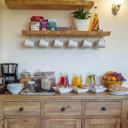 Ross Family Bed and breakfast 3*